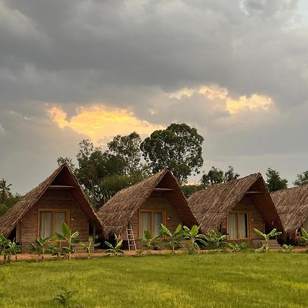 Tropical Hampi Hotel Exterior foto