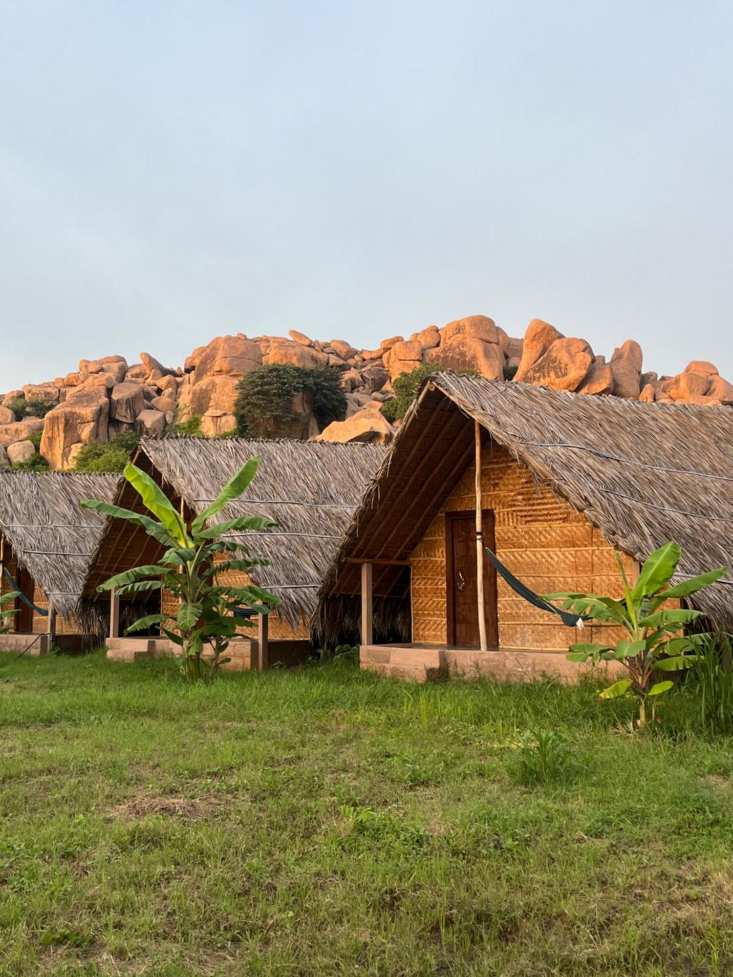 Tropical Hampi Hotel Exterior foto